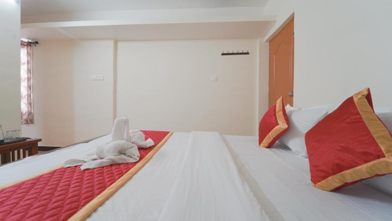 Amuthu Residency Otel Ooty Dış mekan fotoğraf